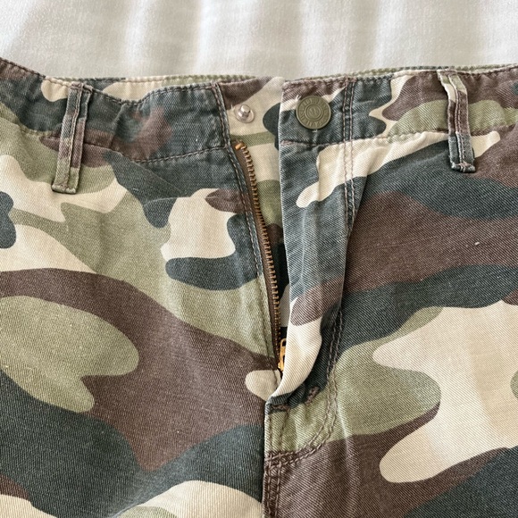MOTHER No Zip Misfit Camo Pant in Size 27 - Picture 7 of 14